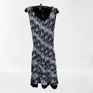 Veeca Scoop Neck Sleeveless Print Crinkle Dress Size Medium Black and White